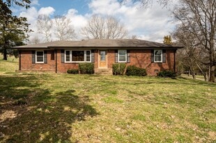 11 Cooks Rd in Mount Juliet, TN - Building Photo