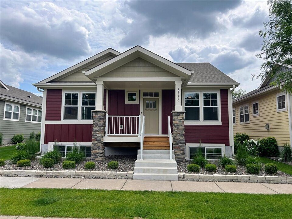 15590 Duck Trail Ln in Apple Valley, MN - Building Photo