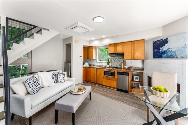 property at 335 Eureka Dr NE
