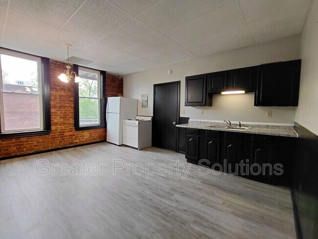 property at 416 E Commercial Ave