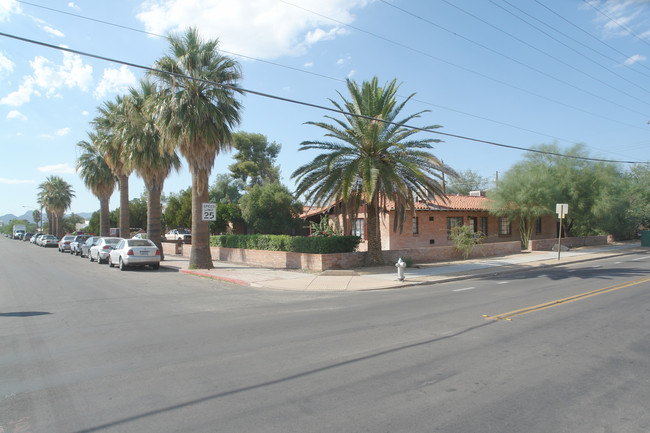 1315-1345 E 9th St in Tucson, AZ - Building Photo - Building Photo