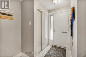 7824 Jeanne D'Arc Blvd N in Ottawa, ON - Building Photo - Building Photo