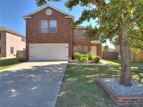 302 Edgewood Cove in Leander, TX - Foto de edificio - Building Photo