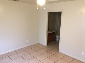 1819 Pacific St-Unit -B in Bakersfield, CA - Building Photo - Building Photo