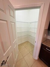 1072 47th Ave NE in Naples, FL - Foto de edificio - Building Photo