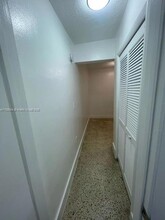 985 W 23rd St, Unit 2 in Hialeah, FL - Building Photo - Building Photo