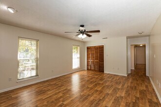 404 E First St in Springfield, GA - Building Photo - Building Photo