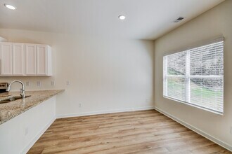 12 Deer Creek Dr in Odenville, AL - Foto de edificio - Building Photo