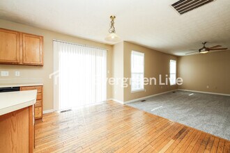 5454 Fairford Ct in Dayton, OH - Building Photo - Building Photo