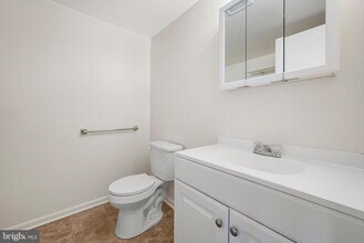 105 Cameron St in Berryville, VA - Building Photo - Building Photo