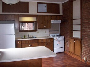 473 Virginia St, Unit Rear in Buffalo, NY - Building Photo - Building Photo