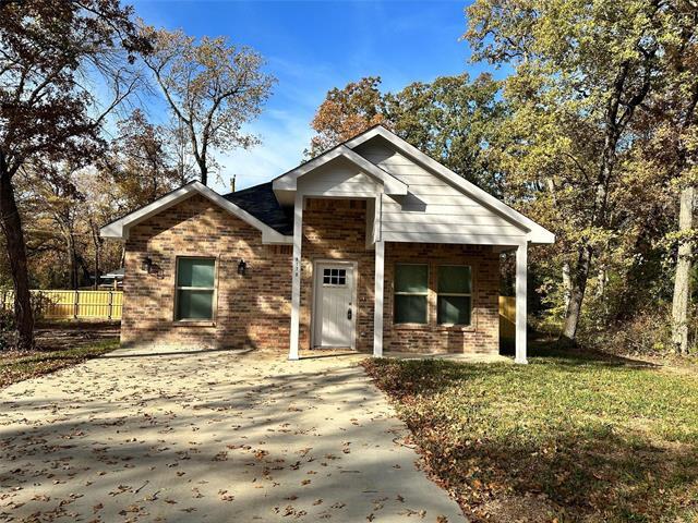 6176 Chickasaw Dr in Mabank, TX - Building Photo