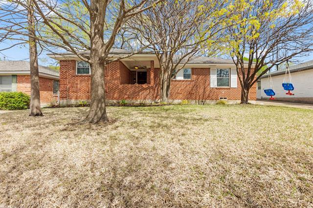 11628 Sasanqua Ln in Dallas, TX - Building Photo