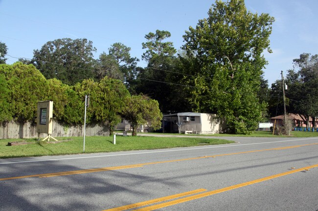 925 Hwy 98 in Brooksville, FL - Building Photo - Building Photo