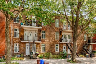 4854 Cazelais Rue in Montréal, QC - Building Photo