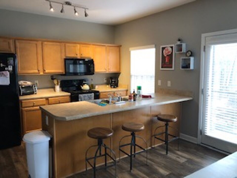 553 Rosedale Ave-Unit -Unit 102 in Nashville, TN - Building Photo