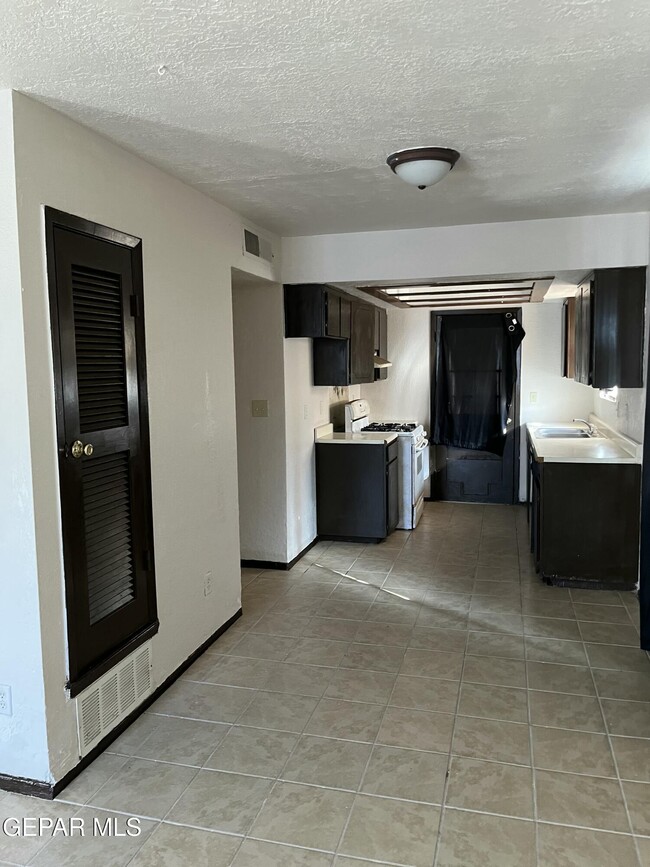 8908 Ankerson St in El Paso, TX - Building Photo - Building Photo