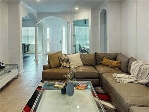 8851 Fallen Oak Dr in Davenport, FL - Building Photo - Building Photo