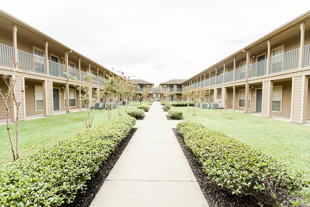 Valley Resaca Palms Apartments- Senior Living in Brownsville, TX - Building Photo