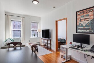 10 Fleet St, Unit 1 in Boston, MA - Foto de edificio - Building Photo