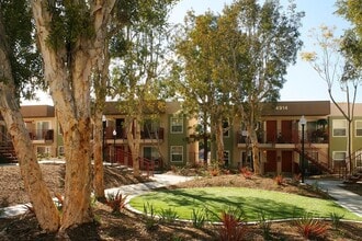4986 Logan Ave in San Diego, CA - Building Photo - Building Photo