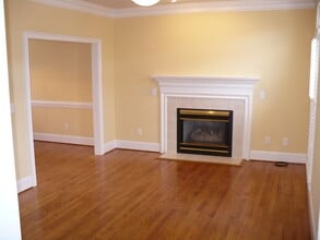 735 Camaross Dr in Charlotte, NC - Foto de edificio - Building Photo