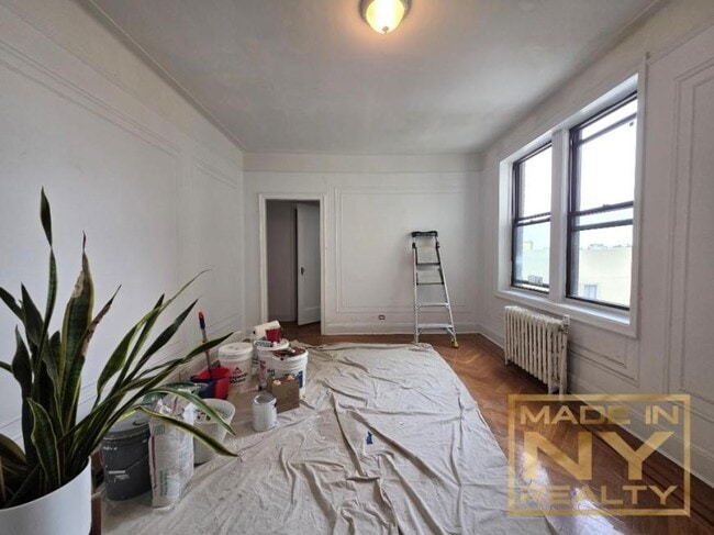 25-74-74 33rd St in Queens, NY - Building Photo - Building Photo