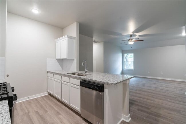 property at 1308 E Cavanaugh St