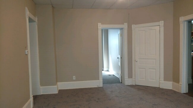 703 W Olive St in Bloomington, IL - Building Photo - Building Photo