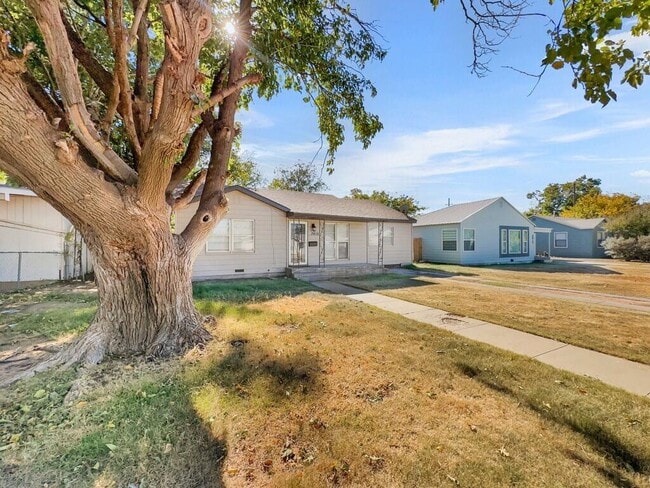 3815 32nd St in Lubbock, TX - Building Photo - Building Photo