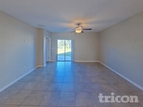 15422 Broad Brush Dr in Sun City Center, FL - Building Photo - Building Photo