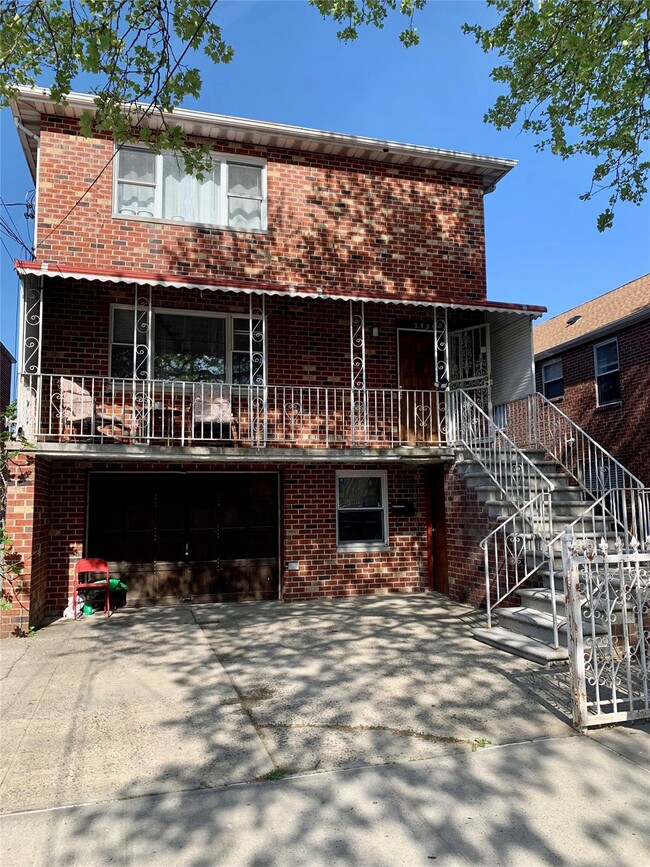 property at 2539 Lurting Ave