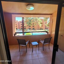 12222 N Paradise Vlg Pkwy S in Phoenix, AZ - Building Photo