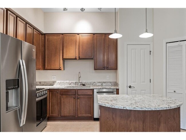 property at 500 500 E Grant St