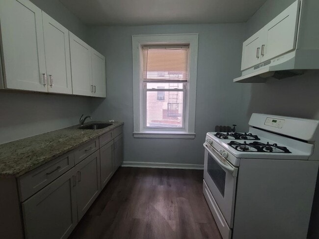 61 S Munn Ave, Unit 104 in East Orange, NJ - Building Photo - Building Photo