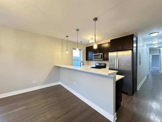 1921 W 21st St, Unit M06H in Chicago, IL - Building Photo - Building Photo