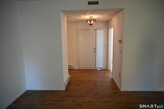 922 Heritage Vlg in Southbury, CT - Building Photo - Building Photo