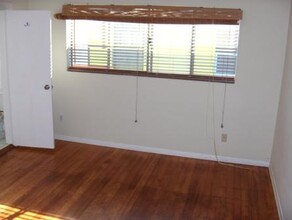 Breeze Avenue Apartments in Venice, CA - Foto de edificio - Building Photo