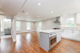 52 Maple St in Boston, MA - Building Photo - Building Photo