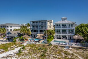 206 Gulf Blvd in Indian Rocks Beach, FL - Building Photo