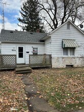 816 S Pasfield St in Springfield, IL - Building Photo - Building Photo