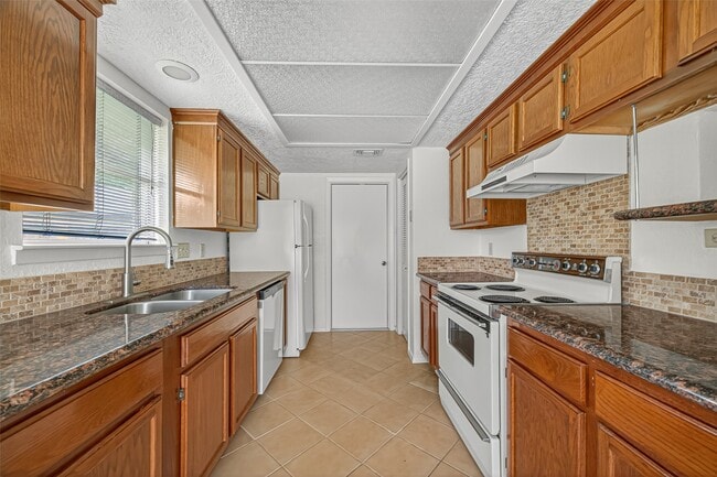 10327 Hollow Canyon Ct