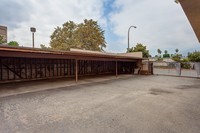 303 N Oakland Ave in Pasadena, CA - Foto de edificio - Building Photo