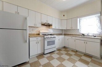 35 Montrose Ave in Verona, NJ - Building Photo - Building Photo