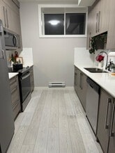 253 Creekside Dr SW in Calgary, AB - Building Photo - Building Photo