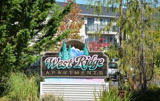 West Ridge Apartments in Everett, WA - Building Photo