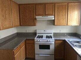 15643 Wyandotte St in Van Nuys, CA - Building Photo