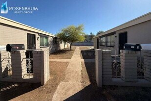 1925 W Village Dr in Phoenix, AZ - Building Photo