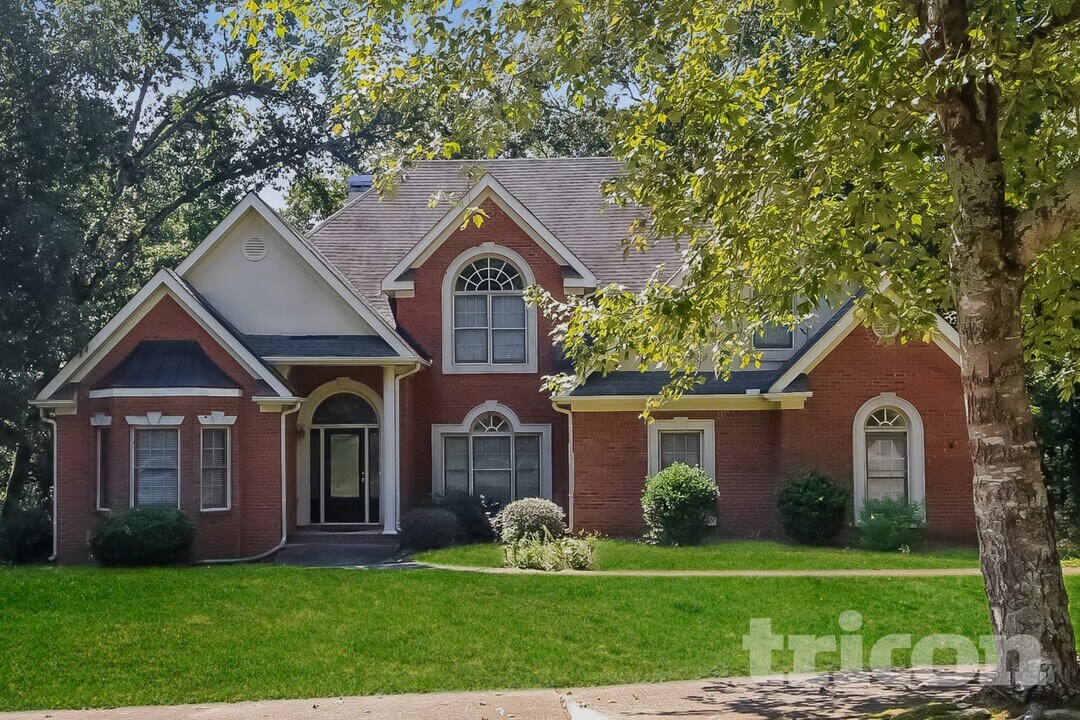 1081 Crown River Pkwy in Mcdonough, GA - Foto de edificio