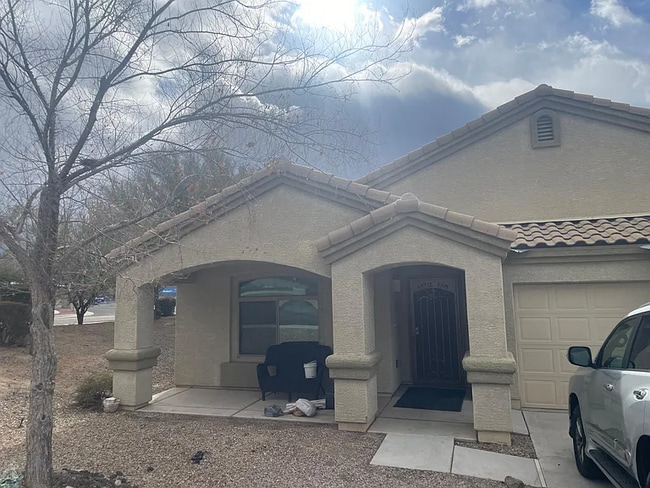 5009 W Triangle Leaf Ct